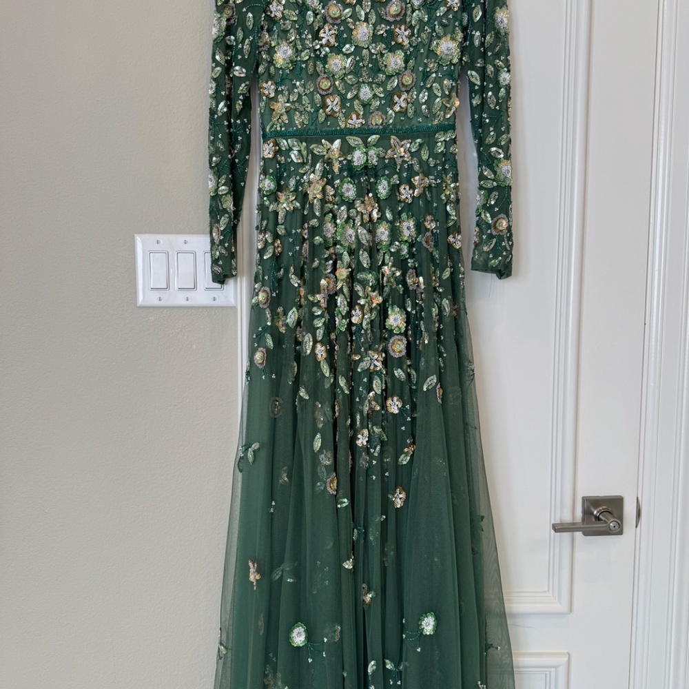 Elegant Mac Duggal dress - Picture 2 of 7